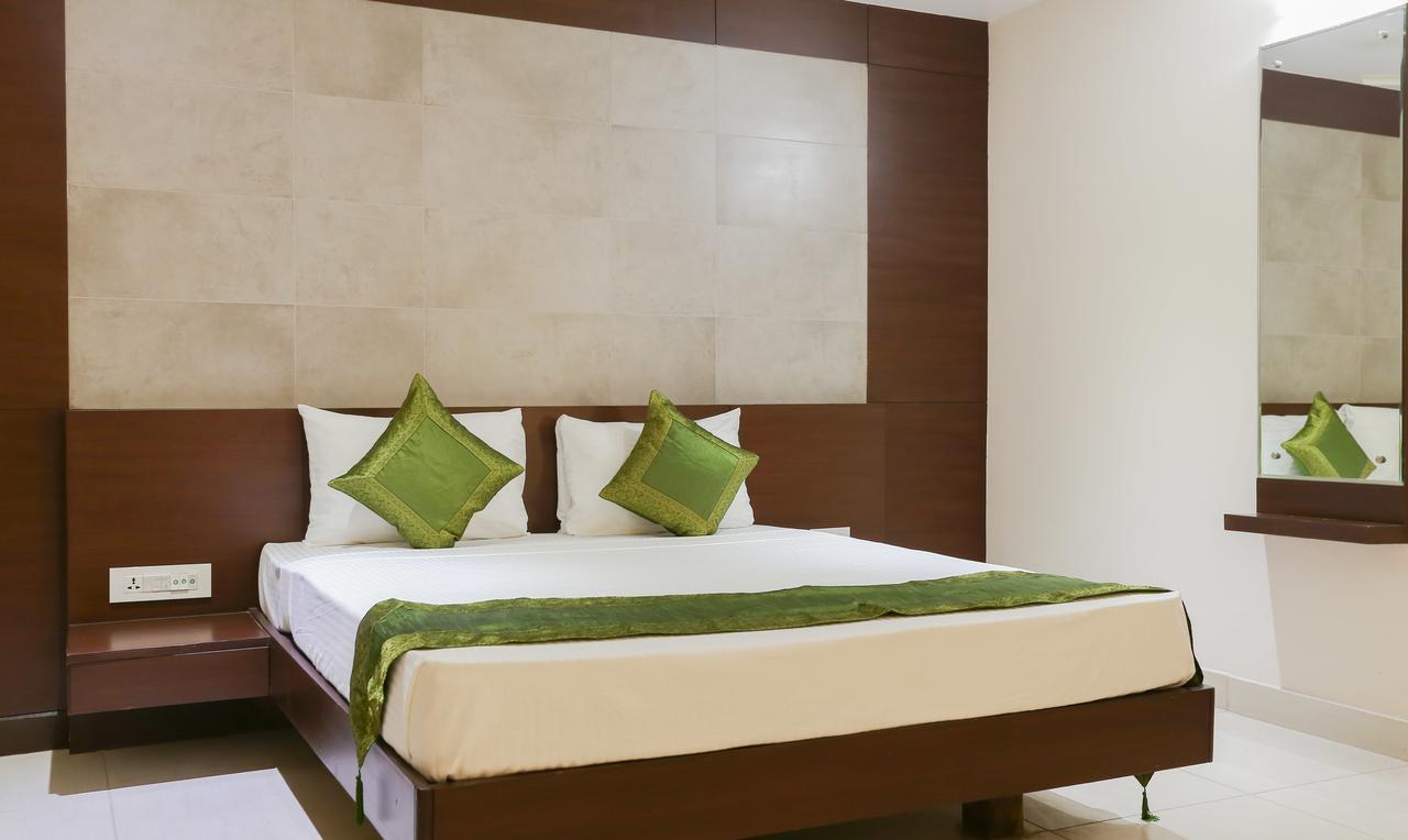 Hotel Treebo Trend Vijaya Grand à Udupi Extérieur photo