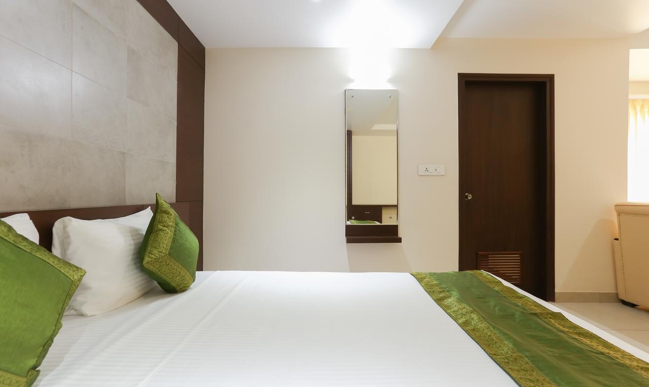 Hotel Treebo Trend Vijaya Grand à Udupi Extérieur photo