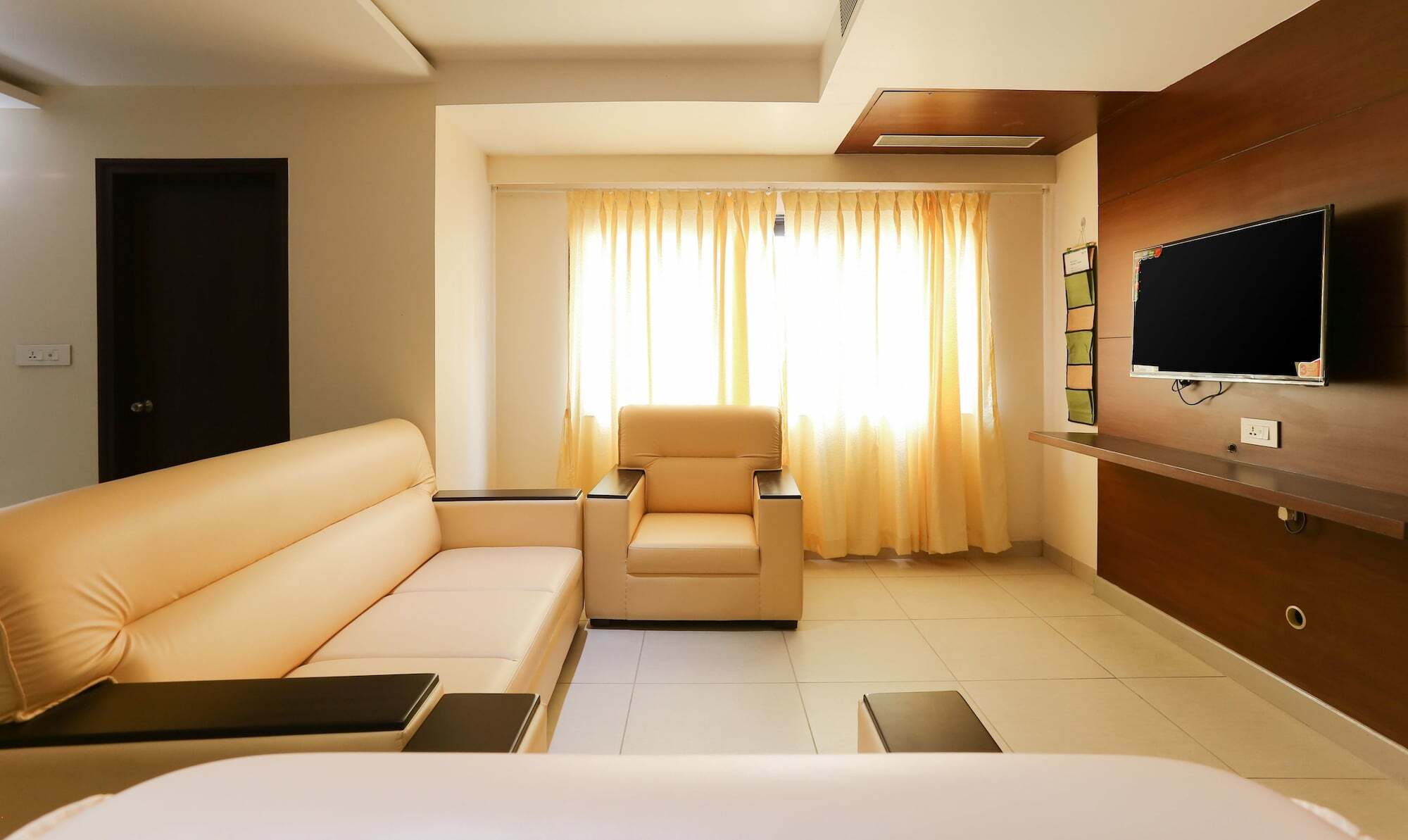 Hotel Treebo Trend Vijaya Grand à Udupi Extérieur photo
