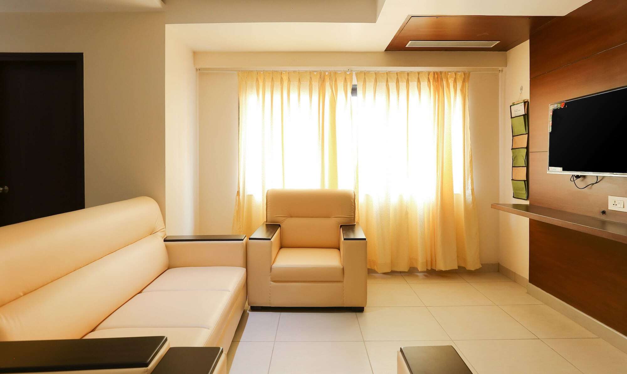Hotel Treebo Trend Vijaya Grand à Udupi Extérieur photo